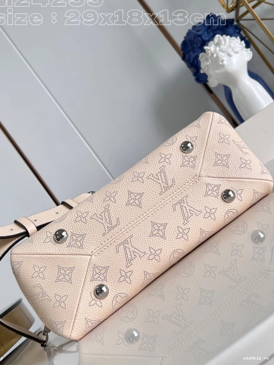 WIS VUITTON LOUIS - 13CM 18 29 x Hand PM x It All 1103